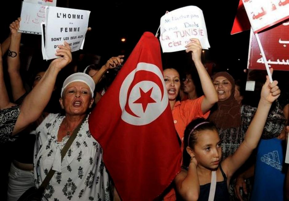 Tunisie: le PCF est solidaire du mouvement démocratique des femmes